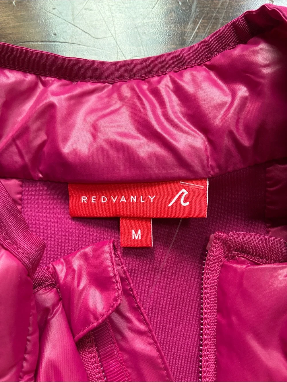 Redvanly Bolton Vest Sangria (Raspberry Mens M NWT Lightweight Quilted MSRP $275